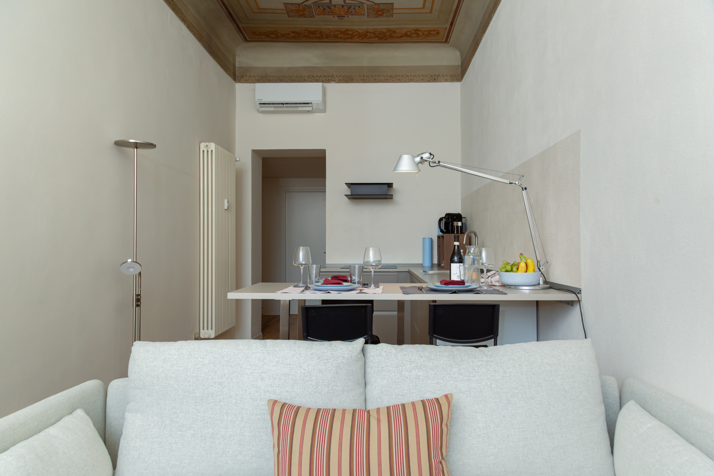 Appartamento di Ritorno alle Origini Suites sui Navigli a Milano con angolo cottura