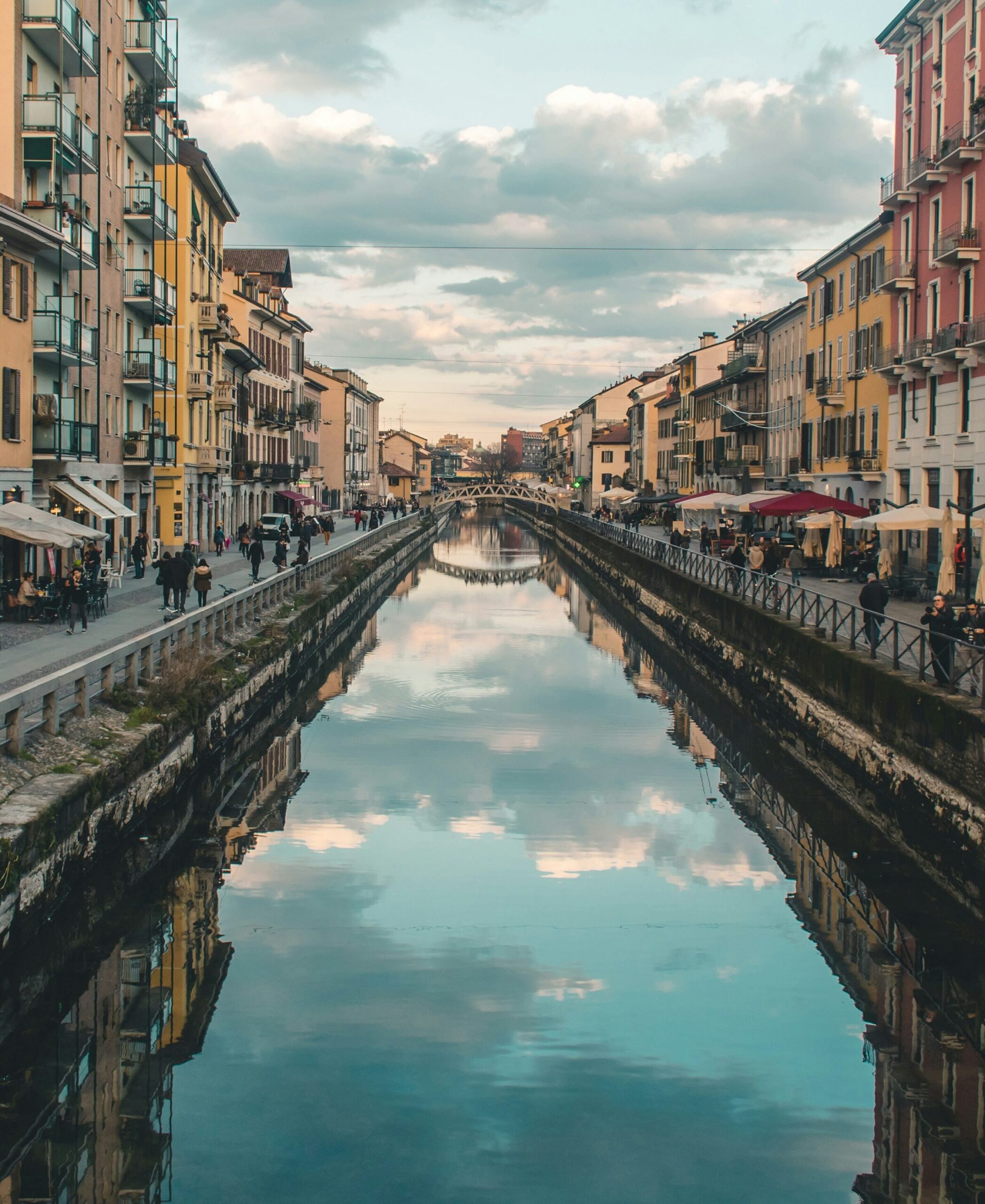 Naviglio Grande a Milano nel quartiere dei Navigli